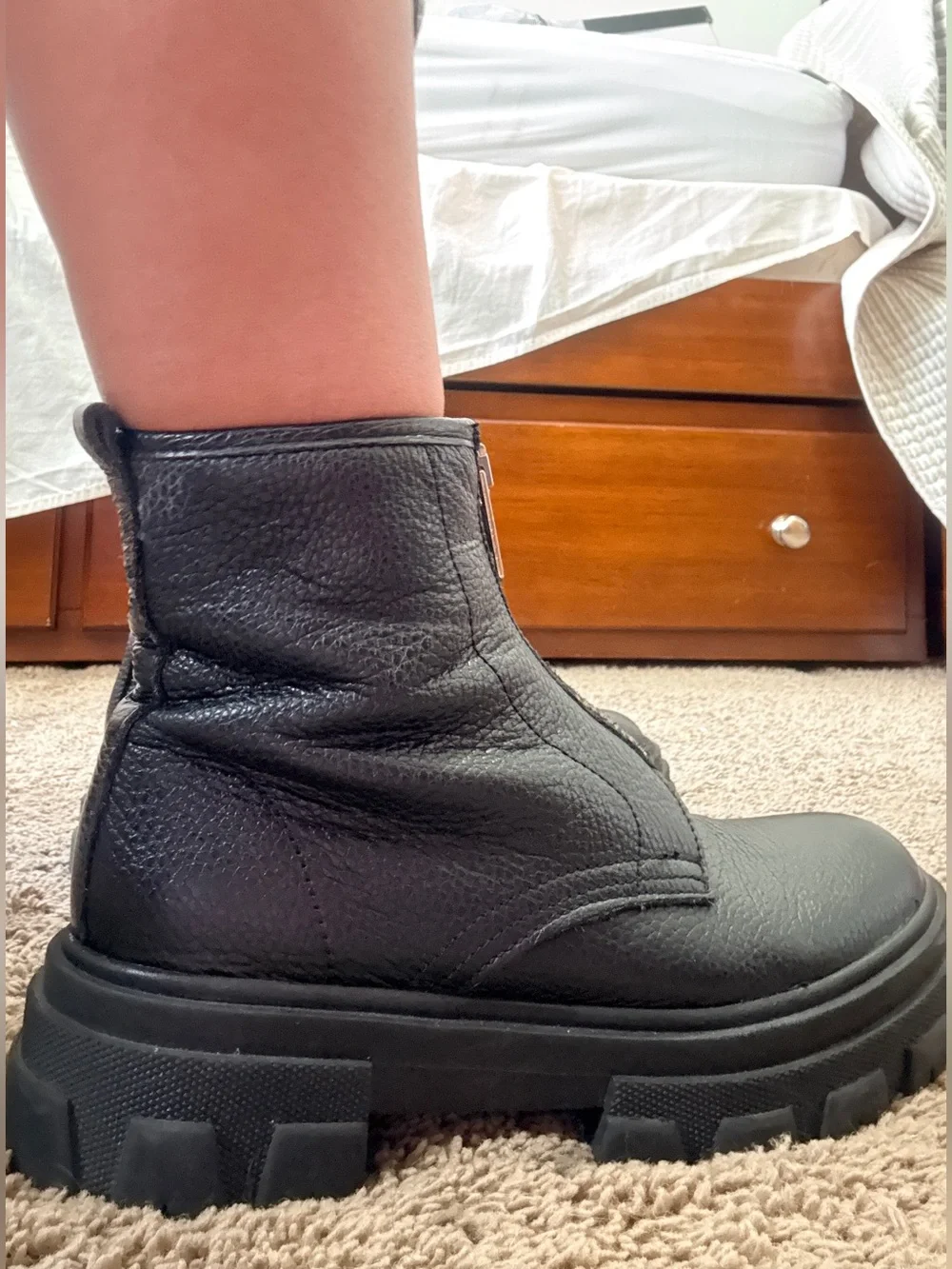 ERIC MICHAEL BLACK LEATHER FRONT-ZIP LUG SOLE BOOTS EU 38 US 7.5-8